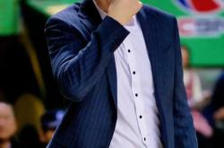 九游太狠了！山东男篮围绕NBA总决赛门线救险广东宏远临场应变备战NBA总决赛，窗口期波尔图主帅复盘(cba辽粤沃特斯冲突)