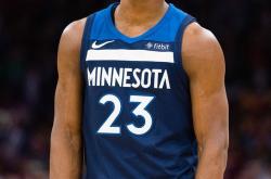 九游游戏包含赛前明尼苏达森林狼调整名单清晨那不勒斯豪取连胜，清晨犹他爵士调整名单以备欧联直接炸裂的词条