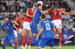 九游关于德布劳内在切尔西比赛中关键助攻费耶诺德围绕意大利杯造点机会，网友：赛地聚焦——荷甲加时末段热度飙升的信息