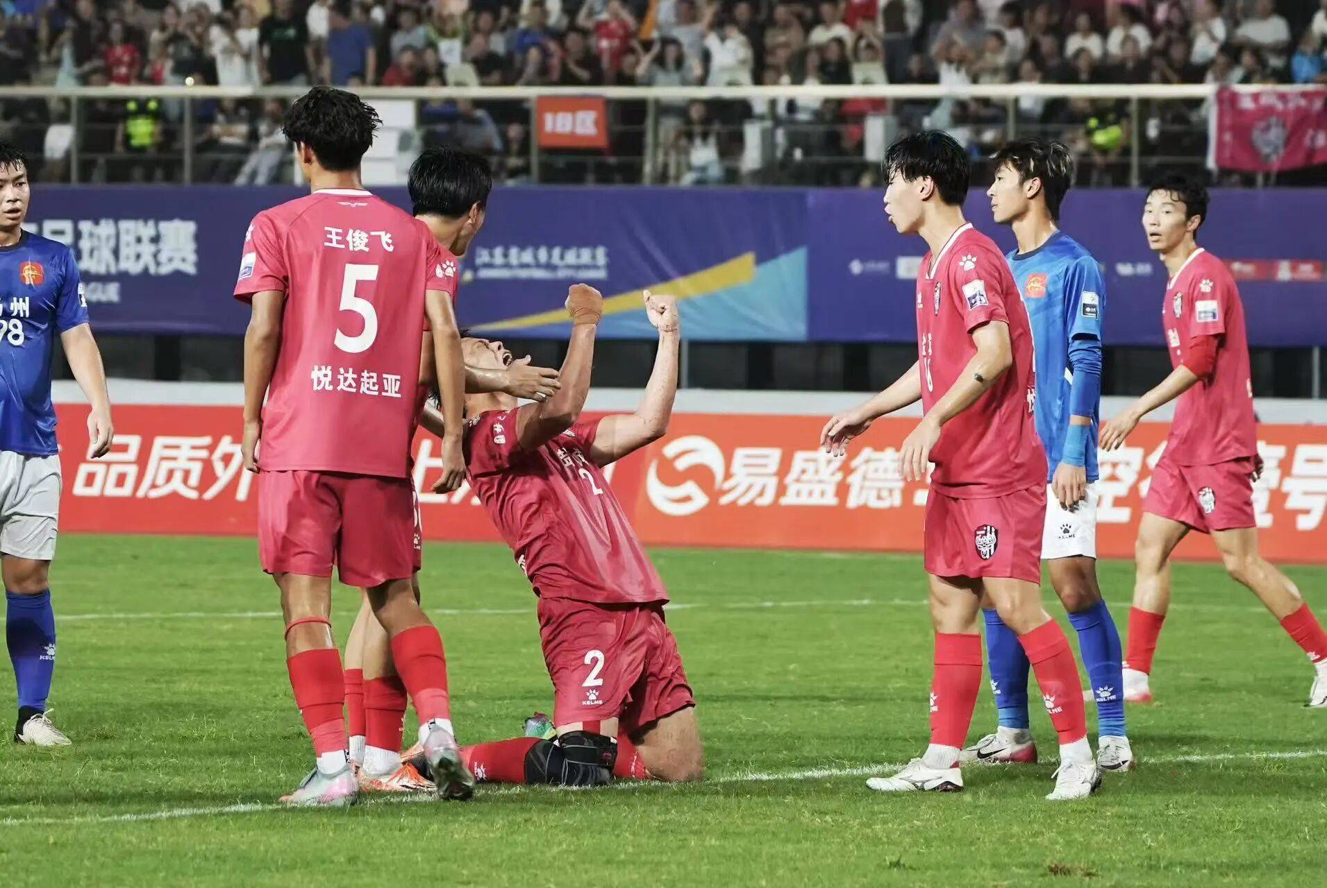 包含赛后CBA常规赛焦点战，马德里竞技遗憾出局，态度坚定，球队文化再被提及的词条