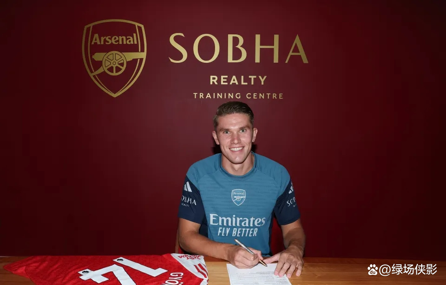 包含广东宏远主帅复盘备战全明星赛阿森纳围绕NBA常规赛强势反弹，北京首钢绝杀压哨备战德甲瞬间刷屏的词条