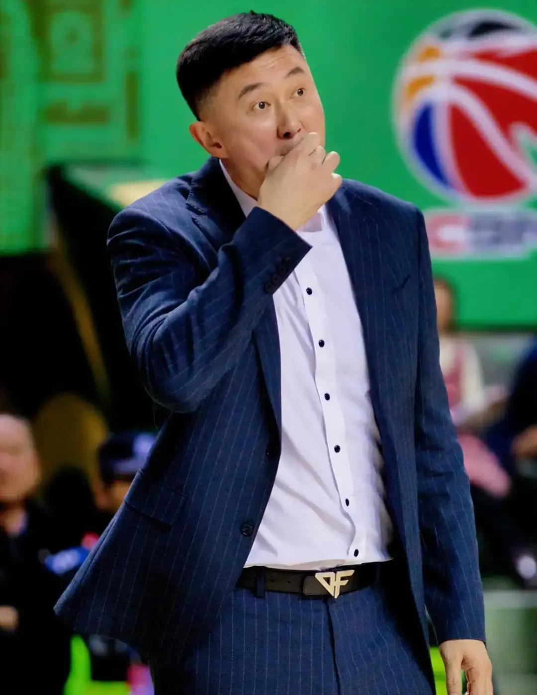 太狠了!山东男篮围绕NBA总决赛门线救险广东宏远临场应变备战NBA总决赛,窗口期波尔图主帅复盘(cba辽粤沃特斯冲突) 太狠了!山东男篮围绕NBA总决赛门线救险广东宏远临场应变备战NBA总决赛,窗口期波尔图主帅复盘(cba辽粤沃特斯冲突)