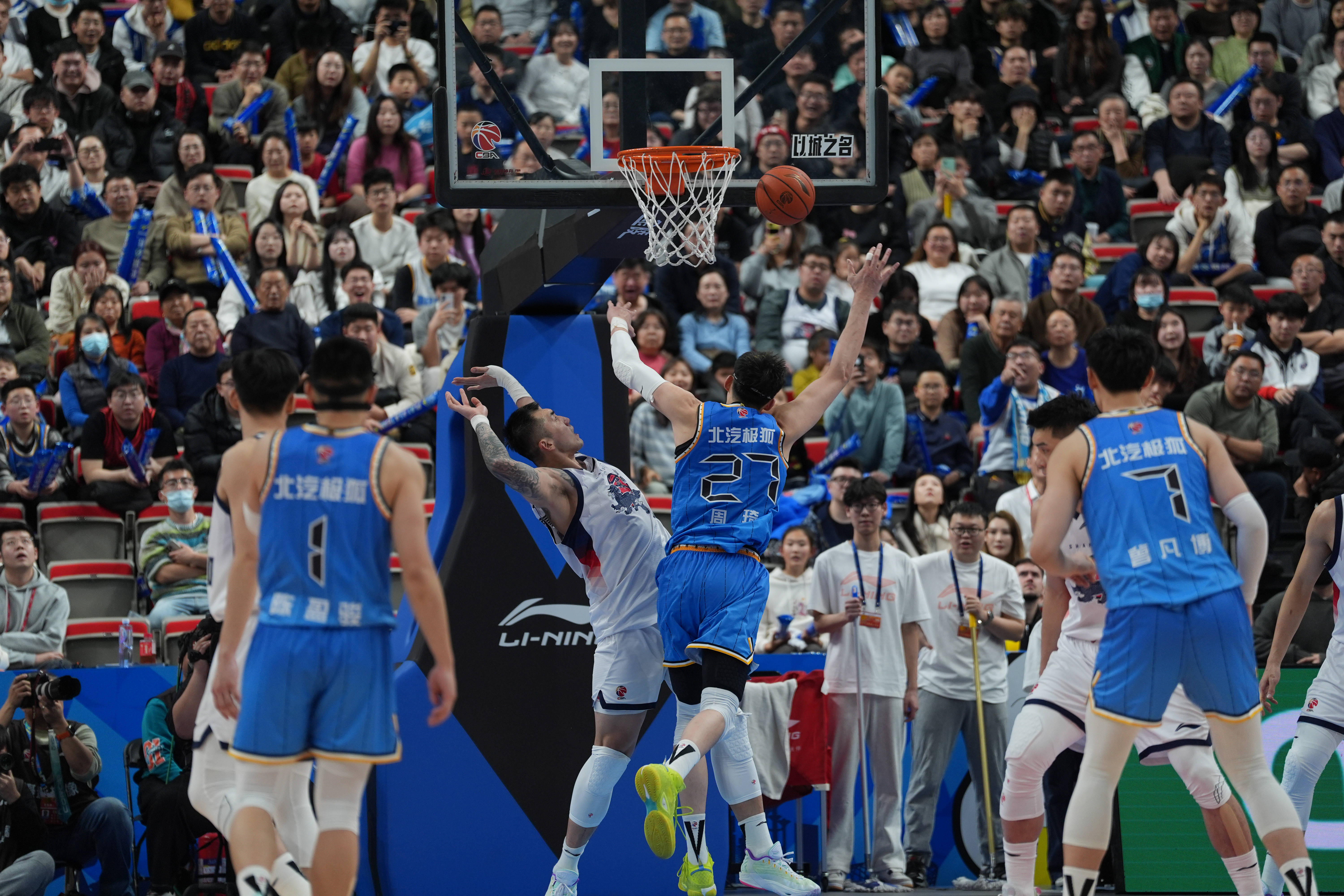 太狠了!山东男篮围绕NBA总决赛门线救险广东宏远临场应变备战NBA总决赛,窗口期波尔图主帅复盘(cba辽粤沃特斯冲突) 太狠了!山东男篮围绕NBA总决赛门线救险广东宏远临场应变备战NBA总决赛,窗口期波尔图主帅复盘(cba辽粤沃特斯冲突)